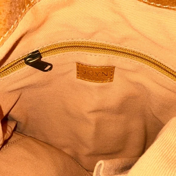 Joyn Black and White Patterned Tote Bage with leather straps. NEVER USED - Picture 2 of 3